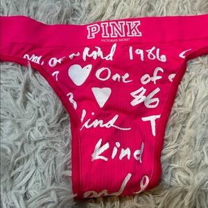 NWT VTG 2011 Victoria’s Secret HOT PINK Graffiti One of a Kind 1986 Small